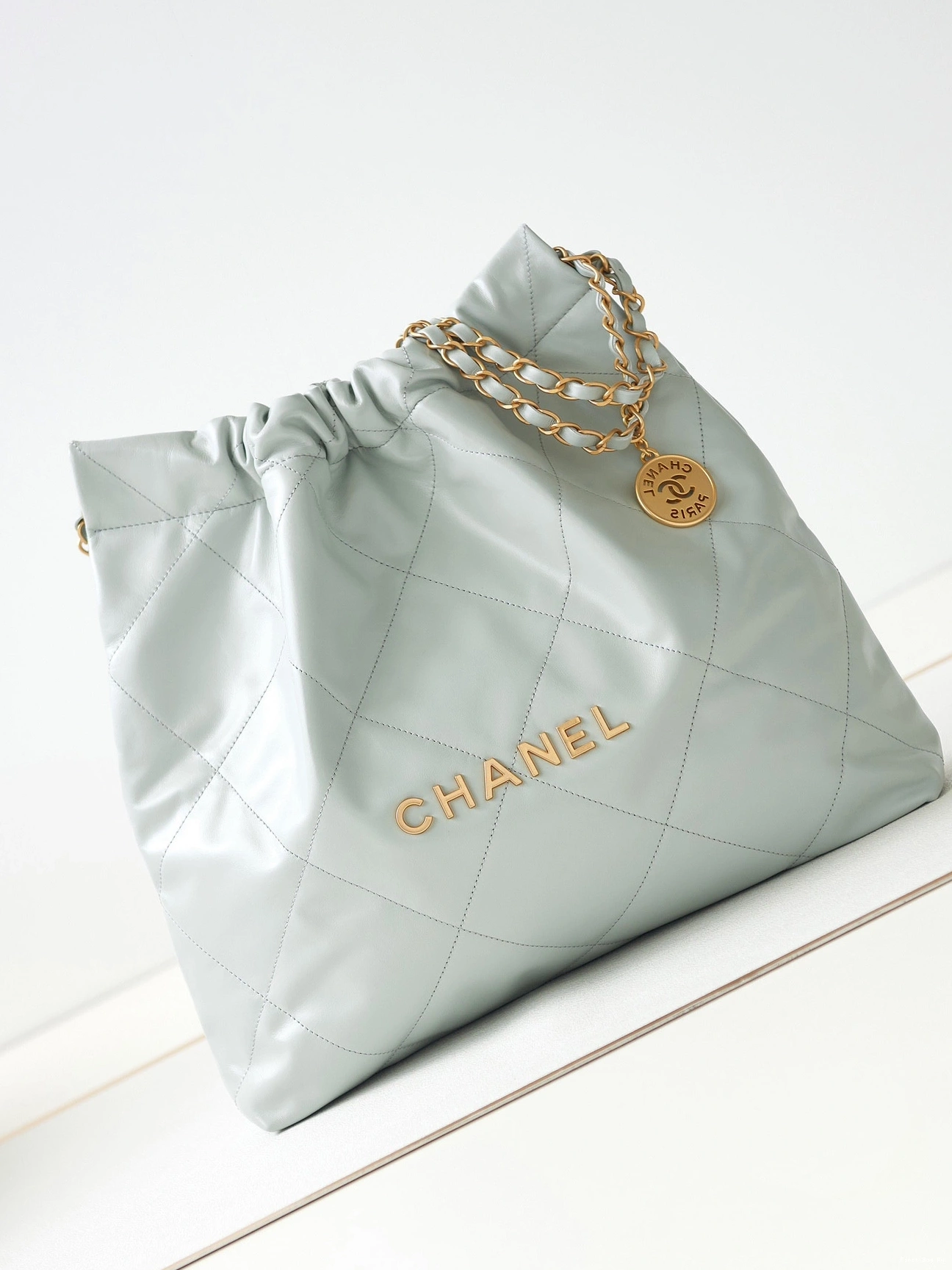 CHANEL 22 HANDBAG 0714